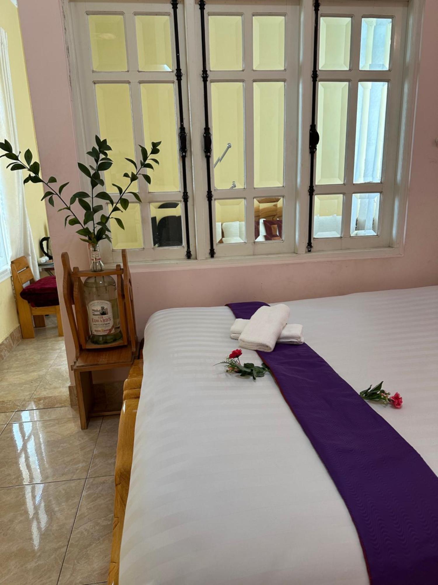 Nha Nghi Nghia Nhan Dalat Exteriör bild